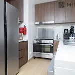 Mira Holiday Homes -Cosy 2 Bhk Apartment With Marina View