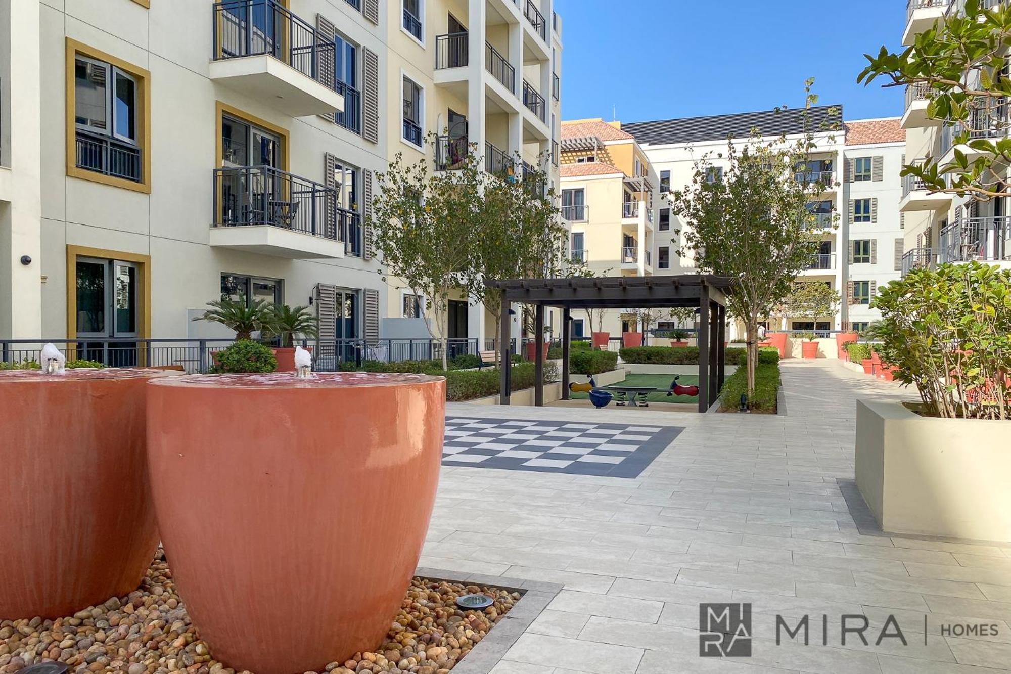 Mira Homes -cosy 2 Bhk With Marina View