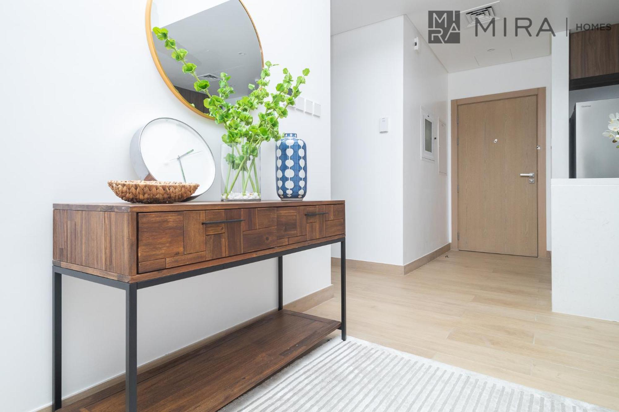 Apartment Mira Homes -cosy 2 Bhk With Marina View *